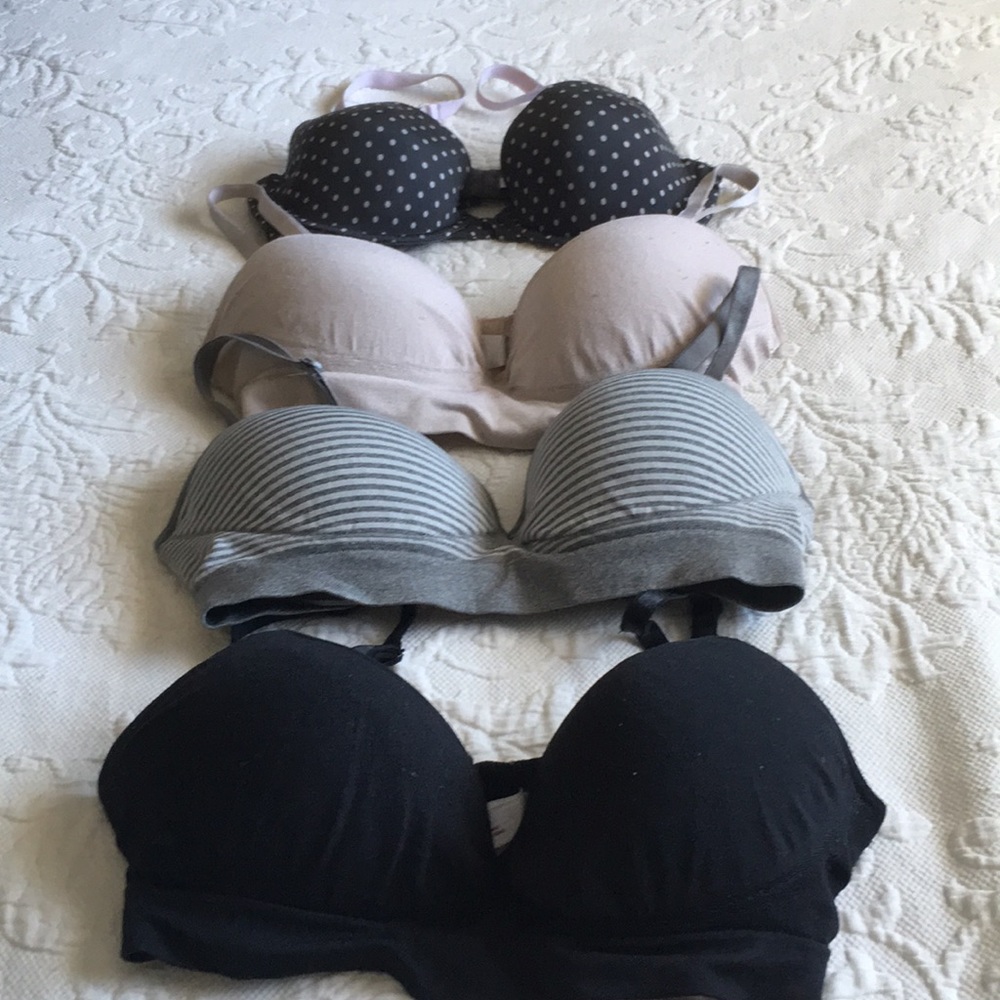 4 Nursing bras size 34B and Small